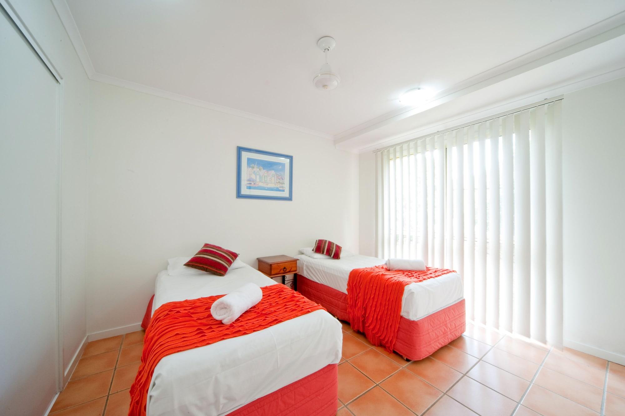 At Beach Court Holiday Villas Airlie Beach Exteriér fotografie