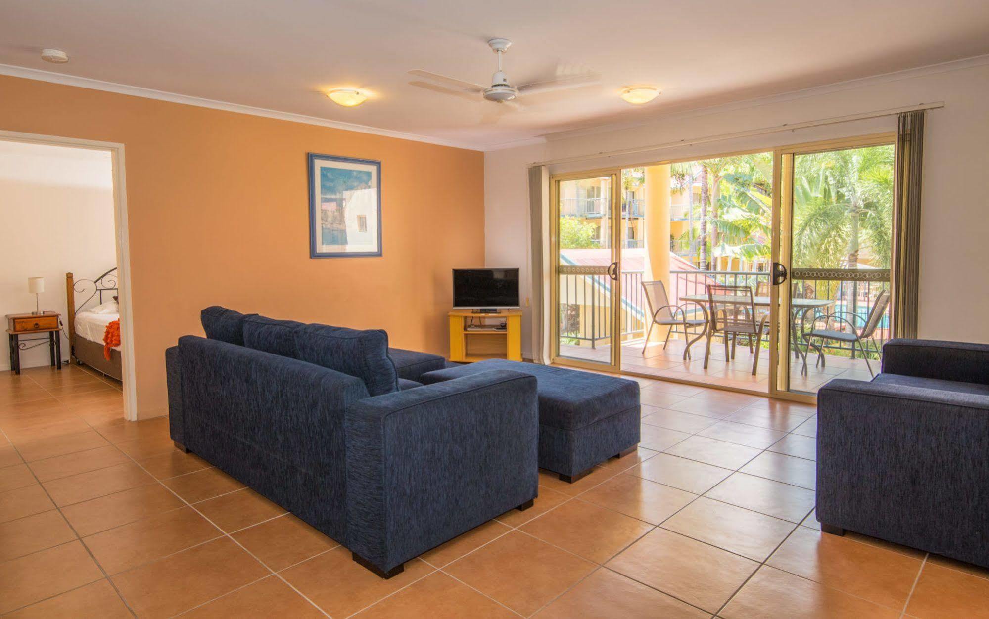 At Beach Court Holiday Villas Airlie Beach Exteriér fotografie