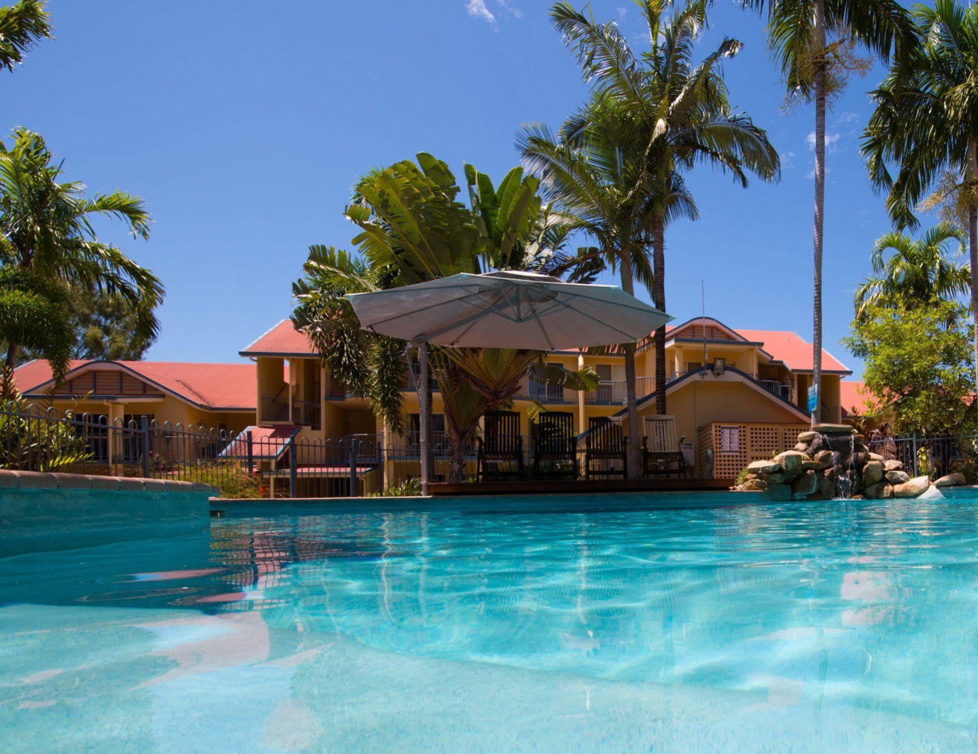 At Beach Court Holiday Villas Airlie Beach Exteriér fotografie