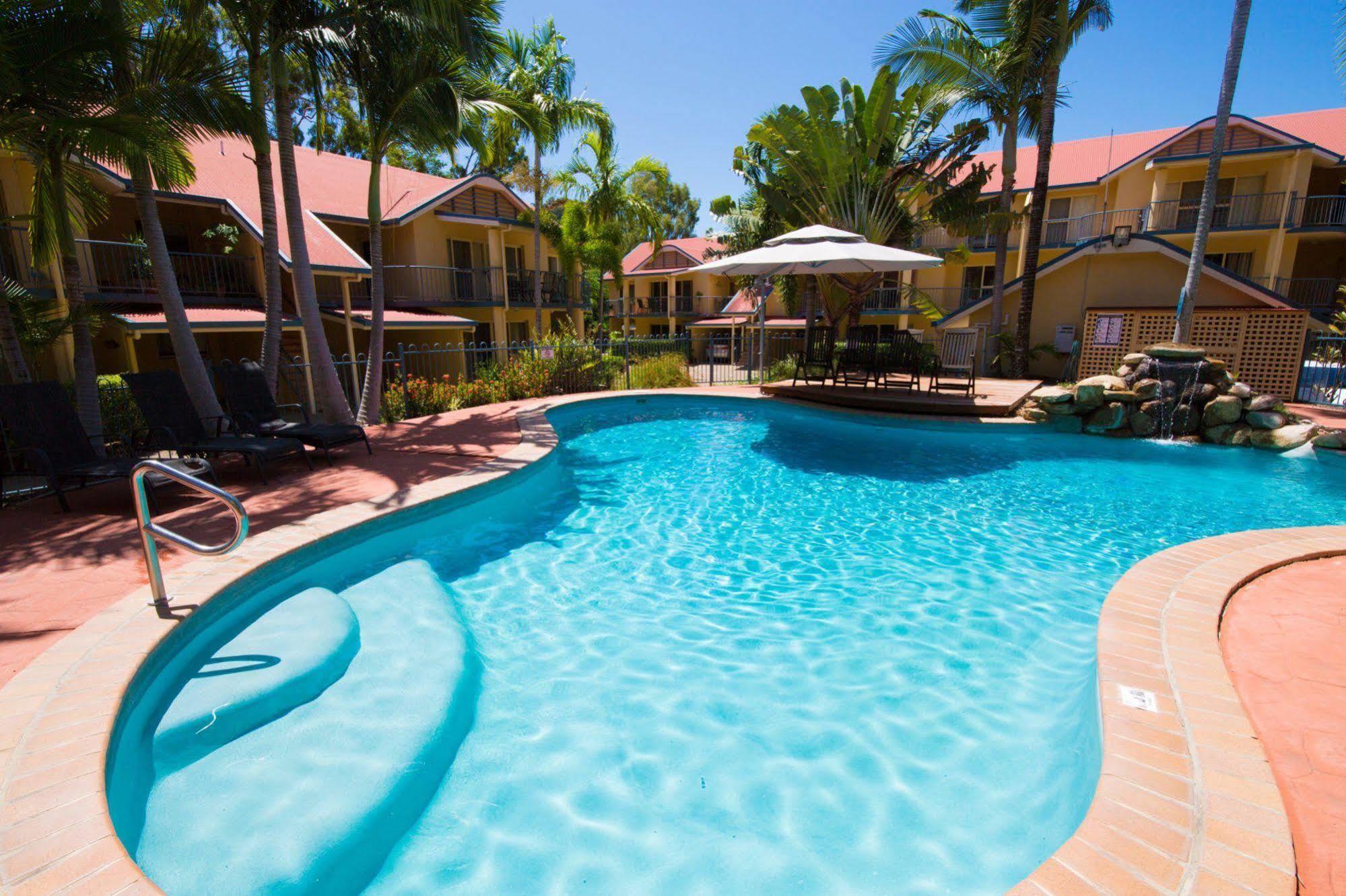 At Beach Court Holiday Villas Airlie Beach Exteriér fotografie