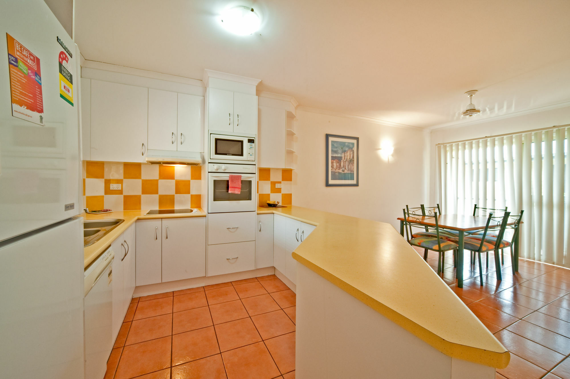At Beach Court Holiday Villas Airlie Beach Exteriér fotografie