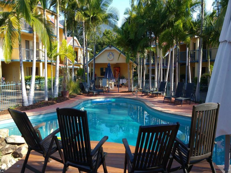 At Beach Court Holiday Villas Airlie Beach Exteriér fotografie