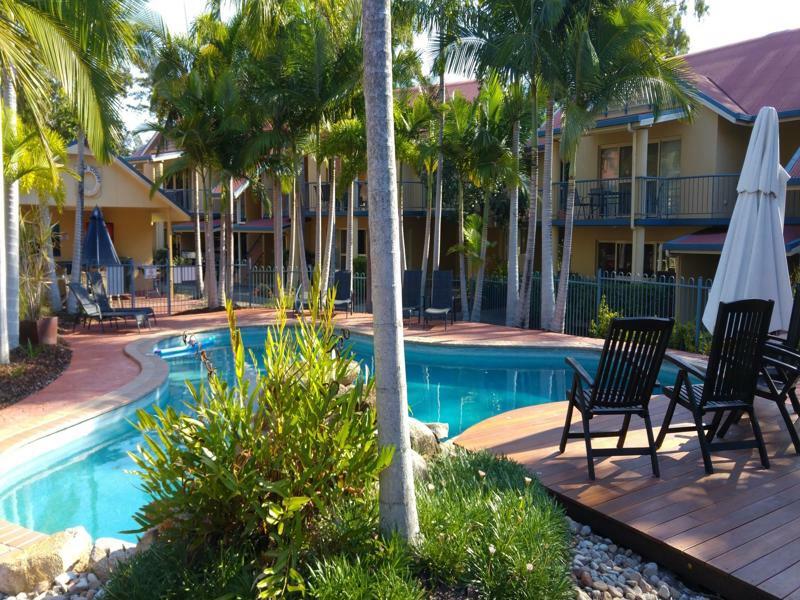 At Beach Court Holiday Villas Airlie Beach Exteriér fotografie