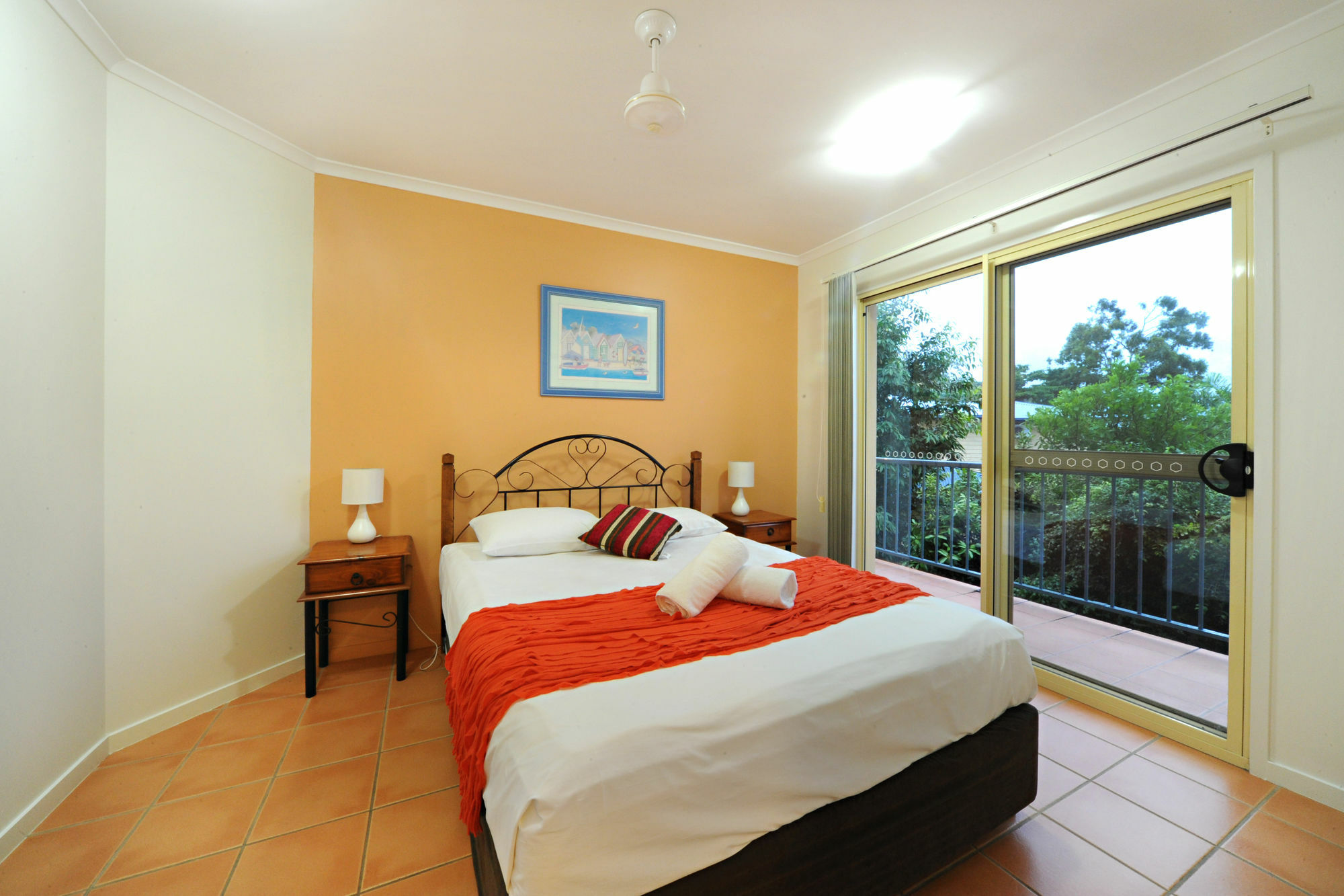At Beach Court Holiday Villas Airlie Beach Exteriér fotografie